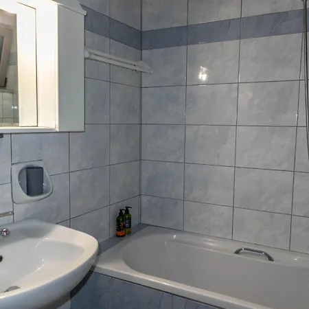 Apartment Dictamus *