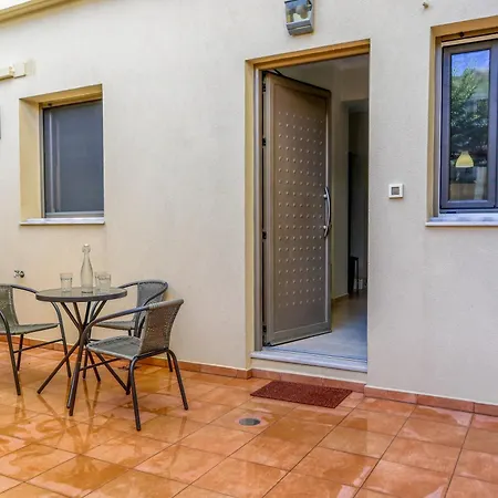 Apartment Dictamus